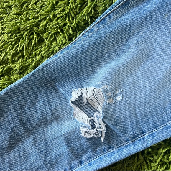 Levi’s Wedgie Straight distressed jeans - Picture 6 of 9